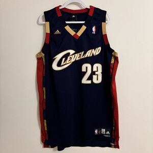 LeBron James Cavaliers Jersey XL Adidas NBA Navy Blue Sewn Swingman Length +2